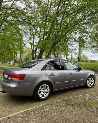 Hyundai Sonata cena 9700 przebieg: 350000, rok produkcji 2005 z Szczecin małe 67